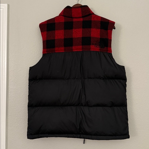 The North face Men’s Nuptse 700 Down Fill Red Buffalo Plaid Puffer Vest Large - Picture 12 of 15